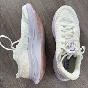 New Balance Women's White and Pink Athletic Shoes